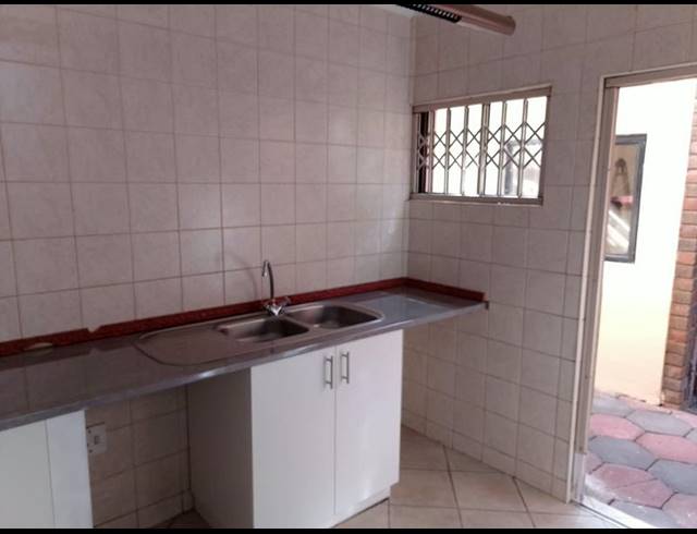4 BEDROOM PROPERTY TO RENT IN PANORAMA